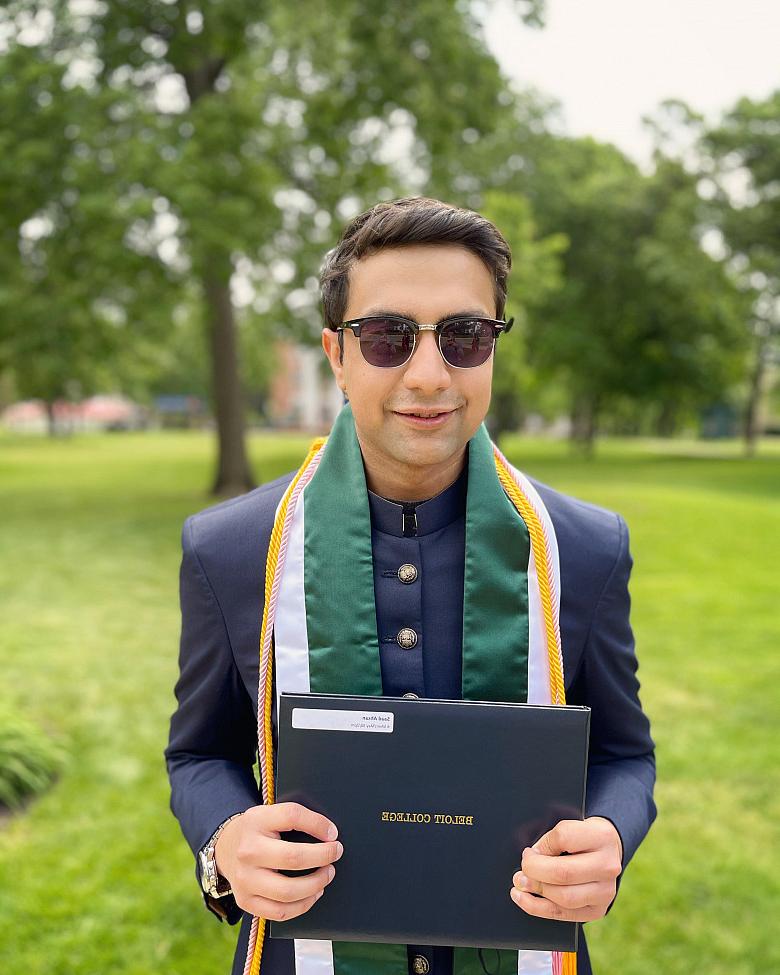 Saad Ahsan于2021年毕业，获得数学和数量经济学双学位.