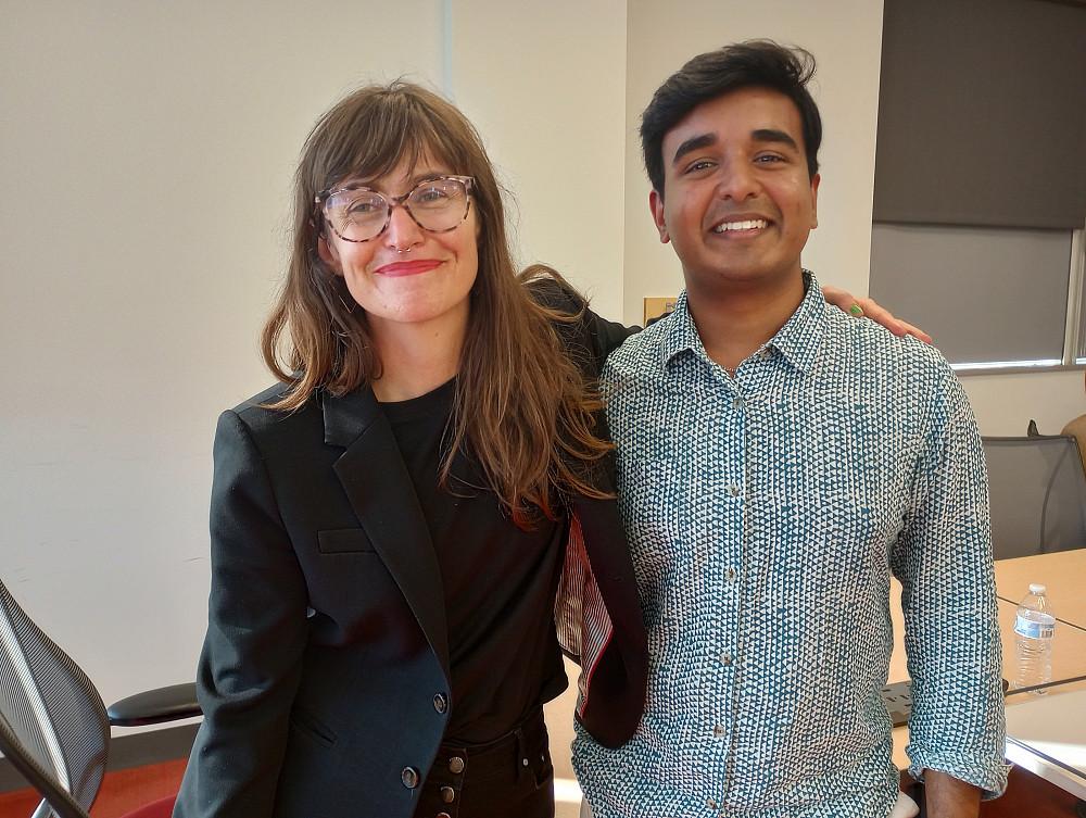06届的Emily Eagle和24届的Antariksh Sharma展示了网络的力量. 在一次偶然的相遇之后 